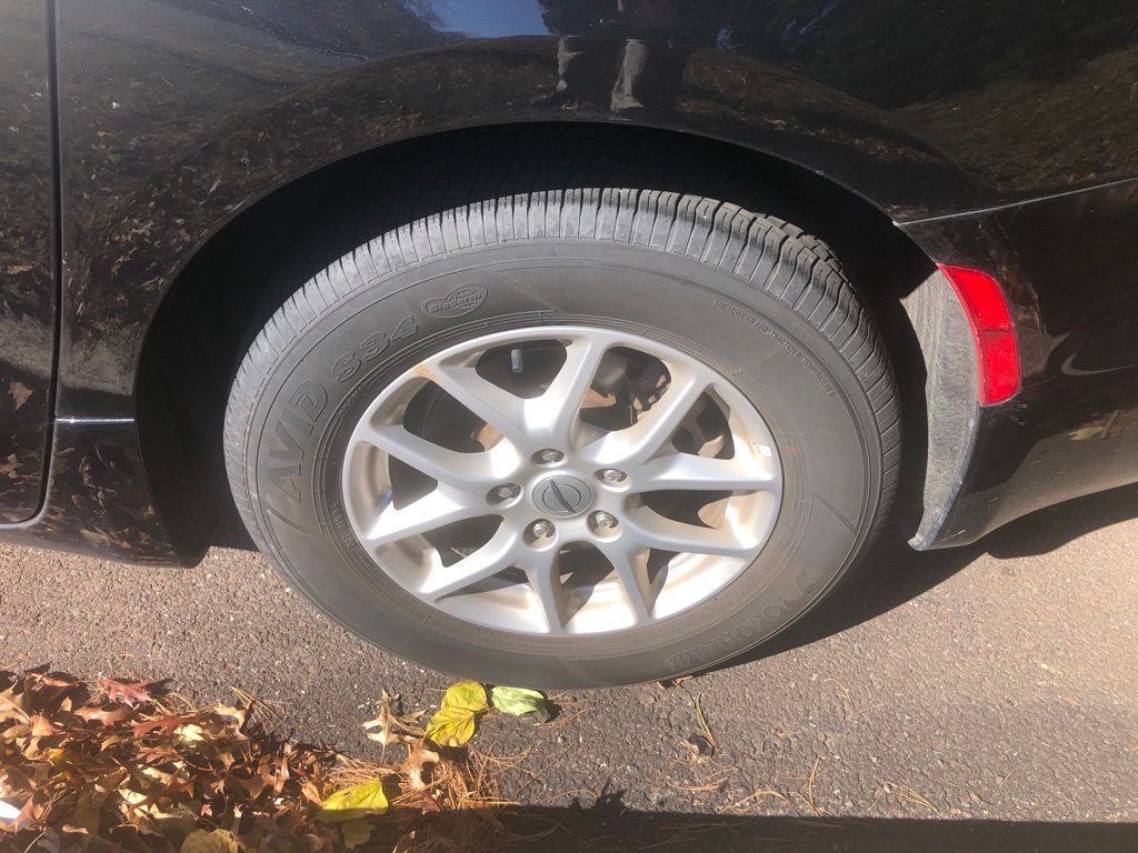 2024 Chrysler Pacifica Touring L photo 3