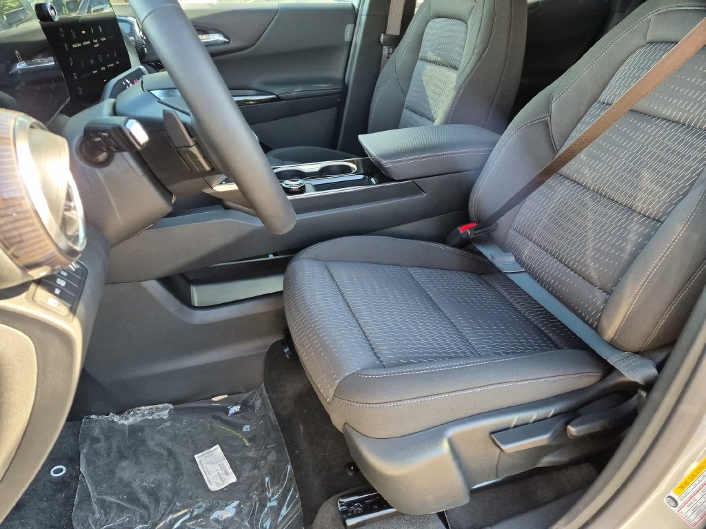 2027 Chevrolet Equinox LT - Photo 13
