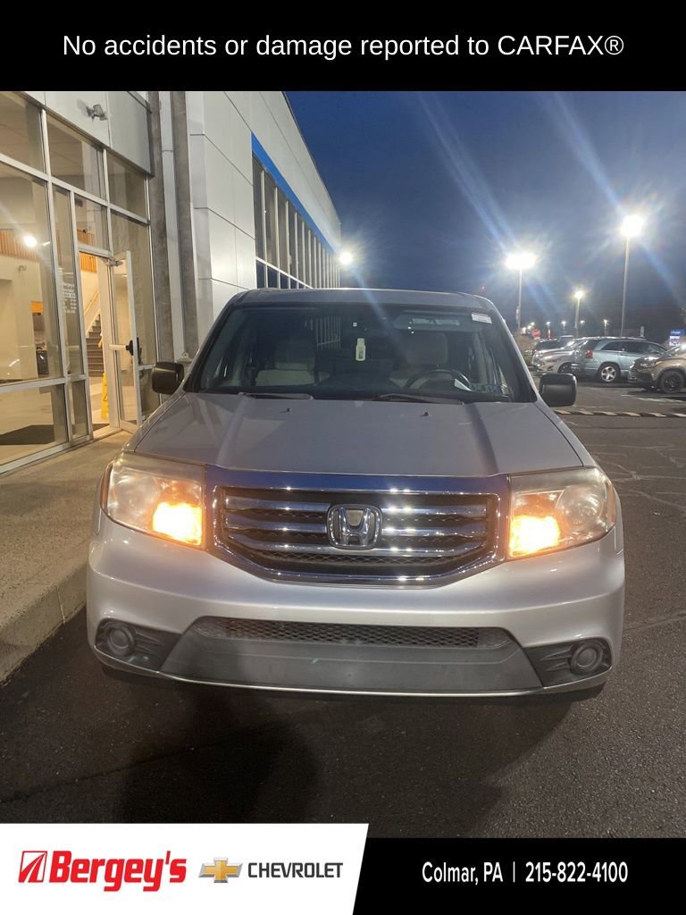 2015 Honda Pilot LX photo 2