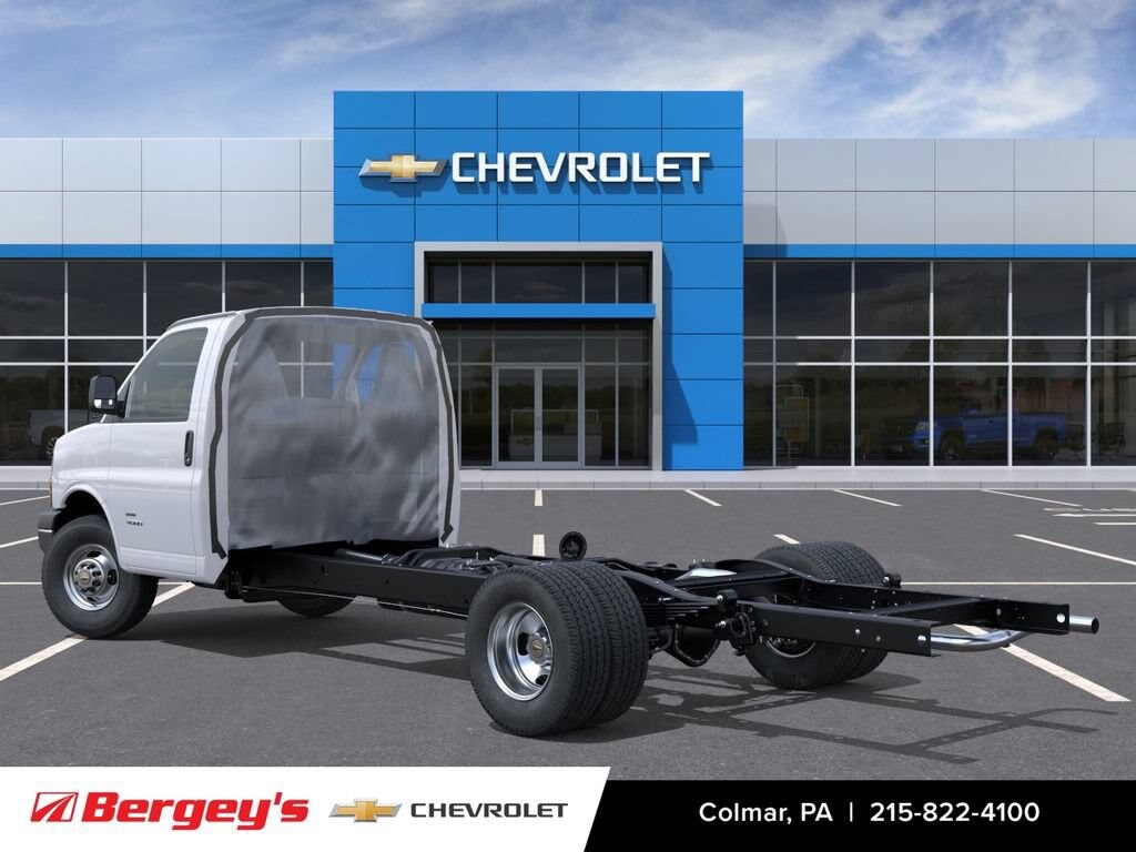 New 2026 Chevrolet Express Cutaway 4500 2WT Cutaway Van