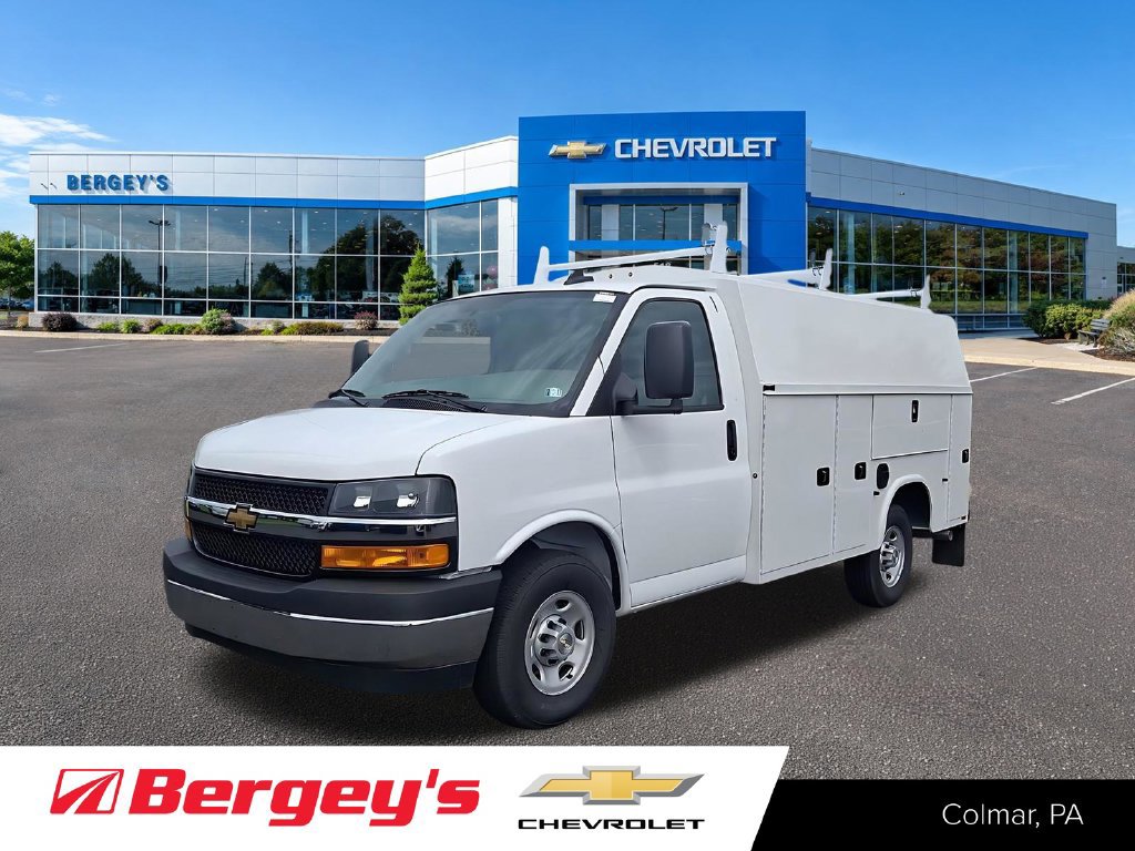 2026 Chevrolet Express Cutaway Base