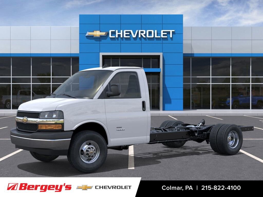 New 2026 Chevrolet Express Cutaway 3500 1WT Cutaway Van