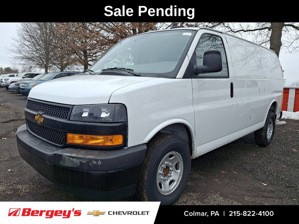 2025 Chevrolet Express Cargo WT