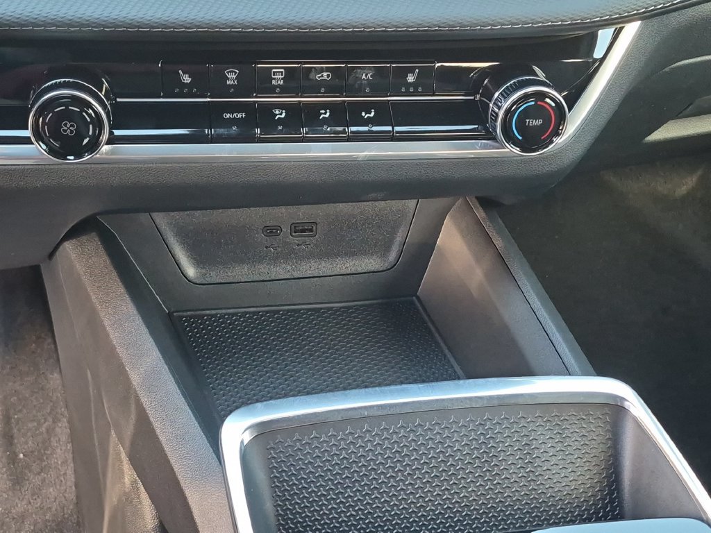 2027 Chevrolet Equinox LT - Photo 21