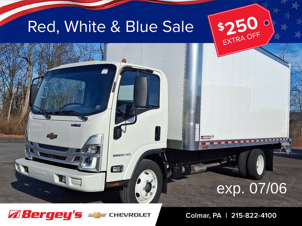 2025 Chevrolet Low Cab Forward's photo