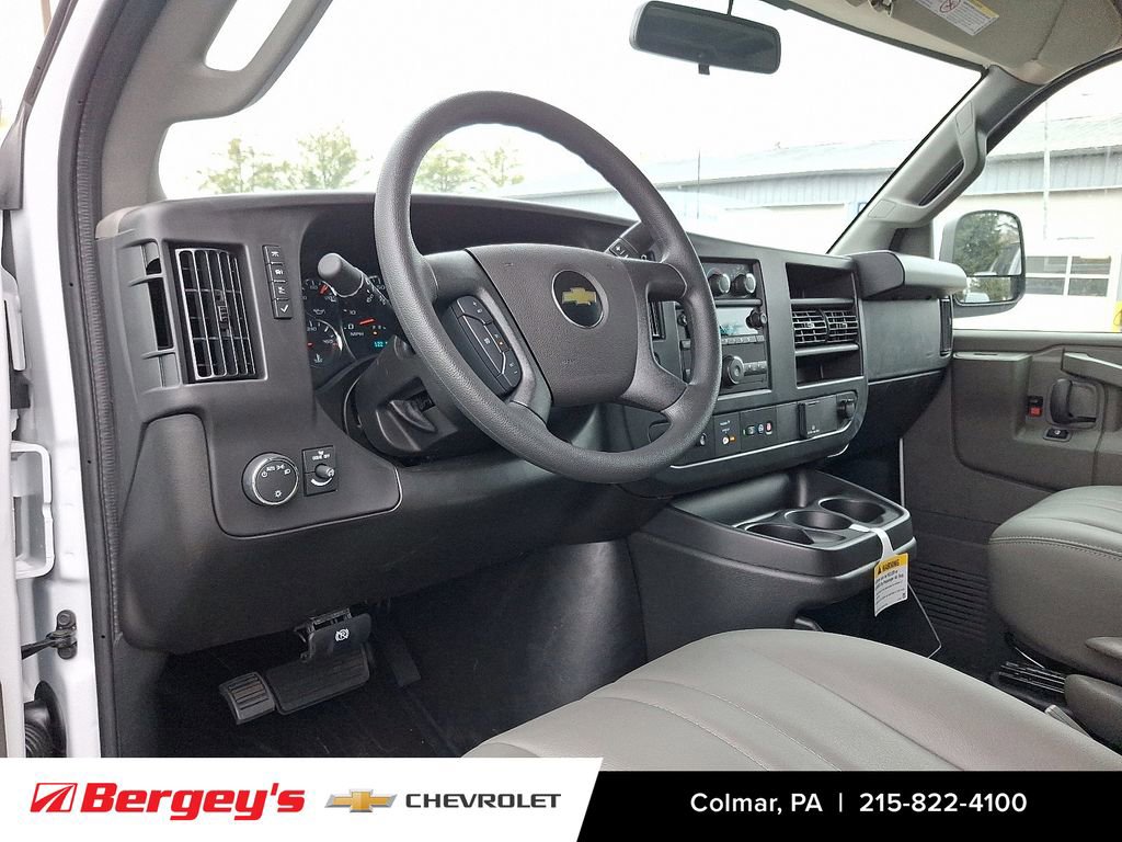 2025 Chevrolet Express Cargo Work Van - Photo 8