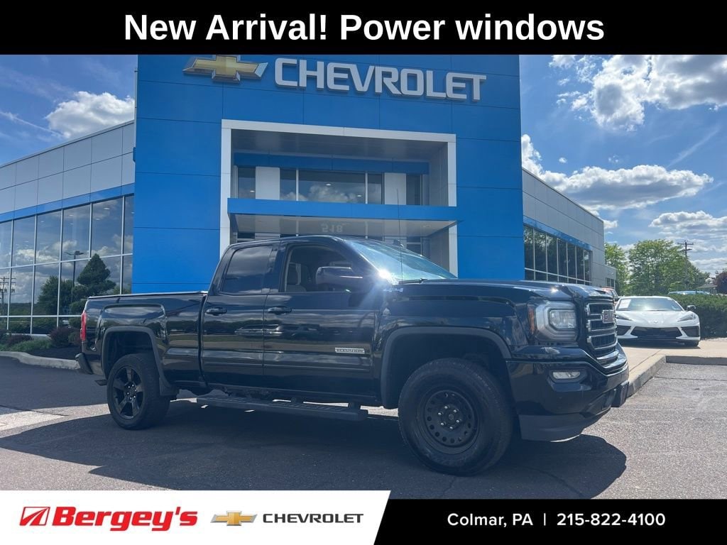 2017 GMC Sierra 4WD Double Cab Standard Box's photo