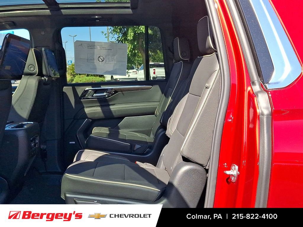 2025 Chevrolet Suburban Premier - Photo 15