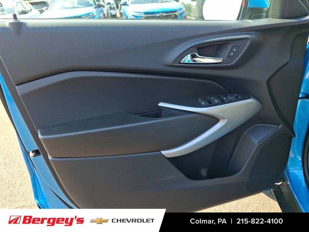 2026 Chevrolet Trax LS - Photo 9