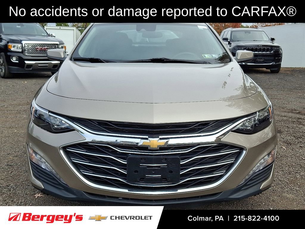 2024 Chevrolet Malibu 1LT photo 2