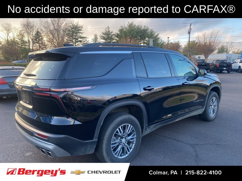 Used 2025 Chevrolet Traverse LT SUV