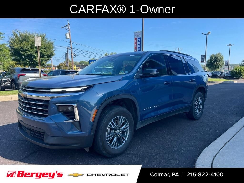 Used 2025 Chevrolet Traverse LT SUV