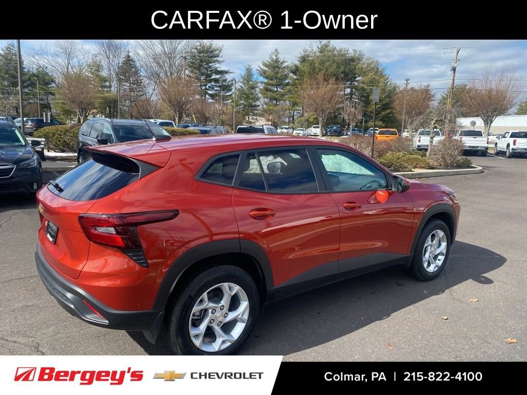 Used 2024 Chevrolet Trax LS SUV