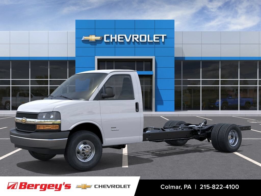 New 2026 Chevrolet Express Cutaway 4500 2WT Cutaway Van