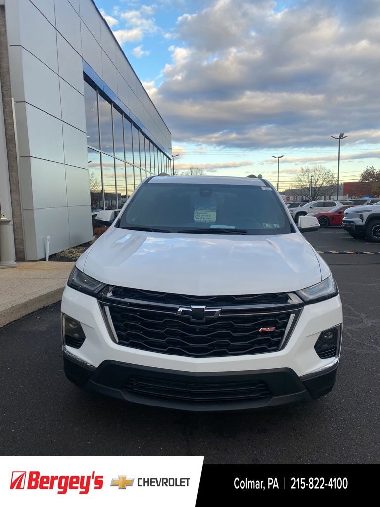 2023 Chevrolet Traverse RS photo 2