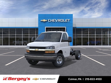 2025 Chevrolet Express Cutaway 3500 1WT Cutaway Van