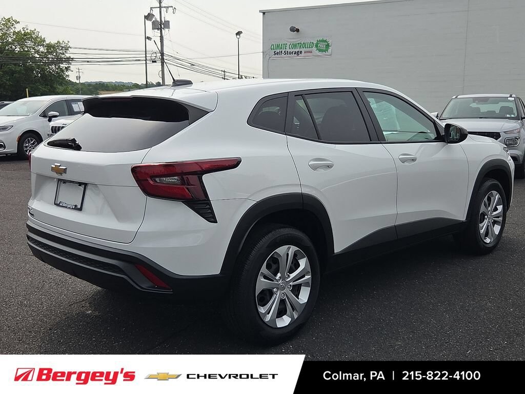 Used 2024 Chevrolet Trax LS SUV