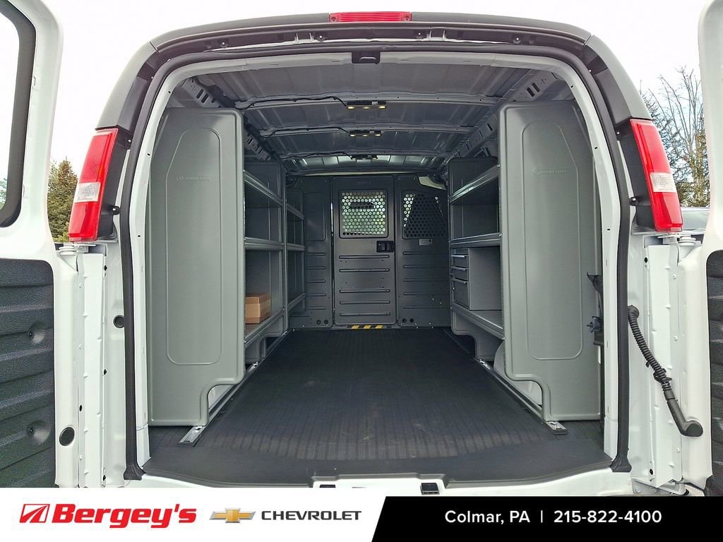 2025 Chevrolet Express Cargo Work Van - Photo 7