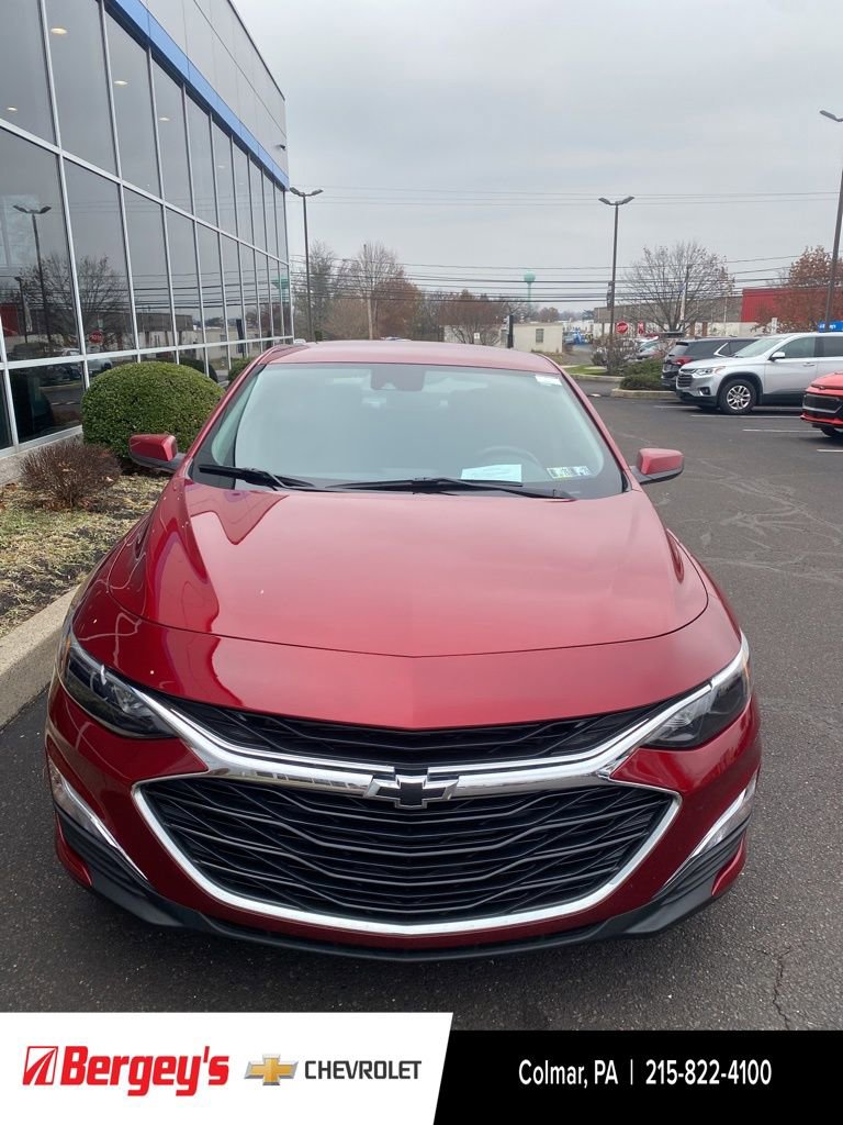 2023 Chevrolet Malibu RS photo 2