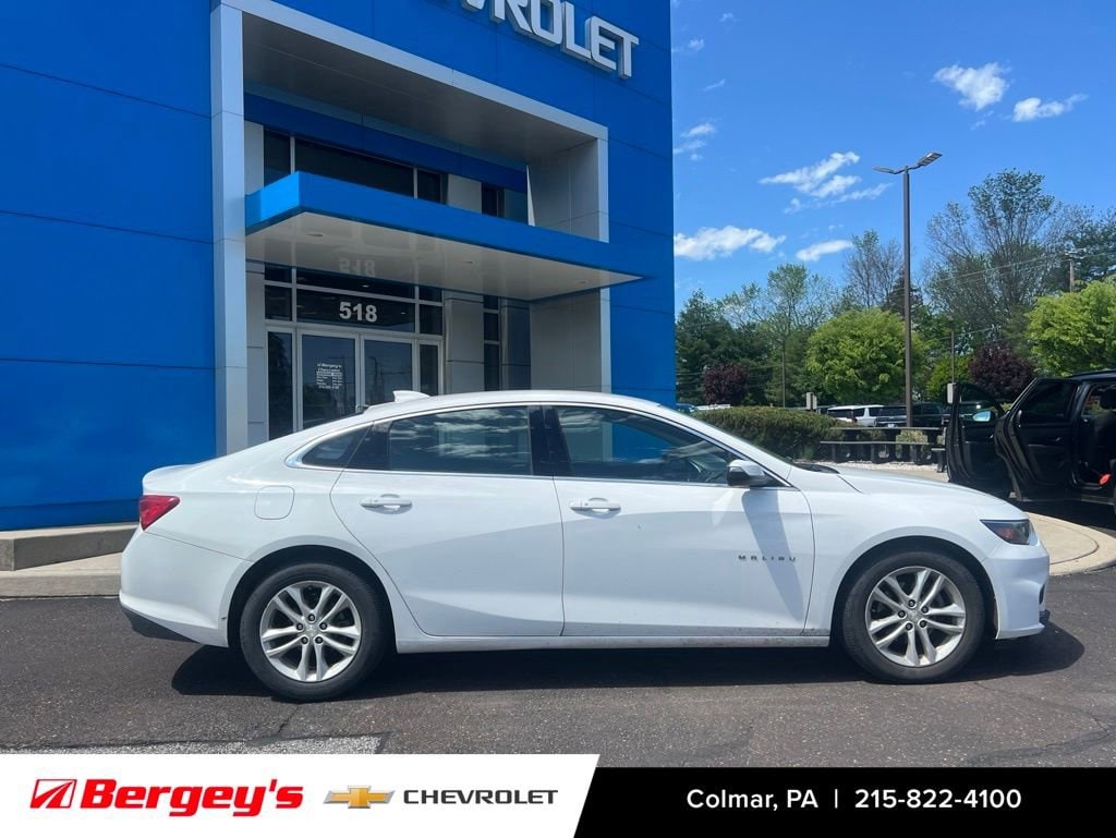 Used 2018 Chevrolet Malibu 1LT with VIN 1G1ZD5ST2JF195168 for sale in Colmar, PA