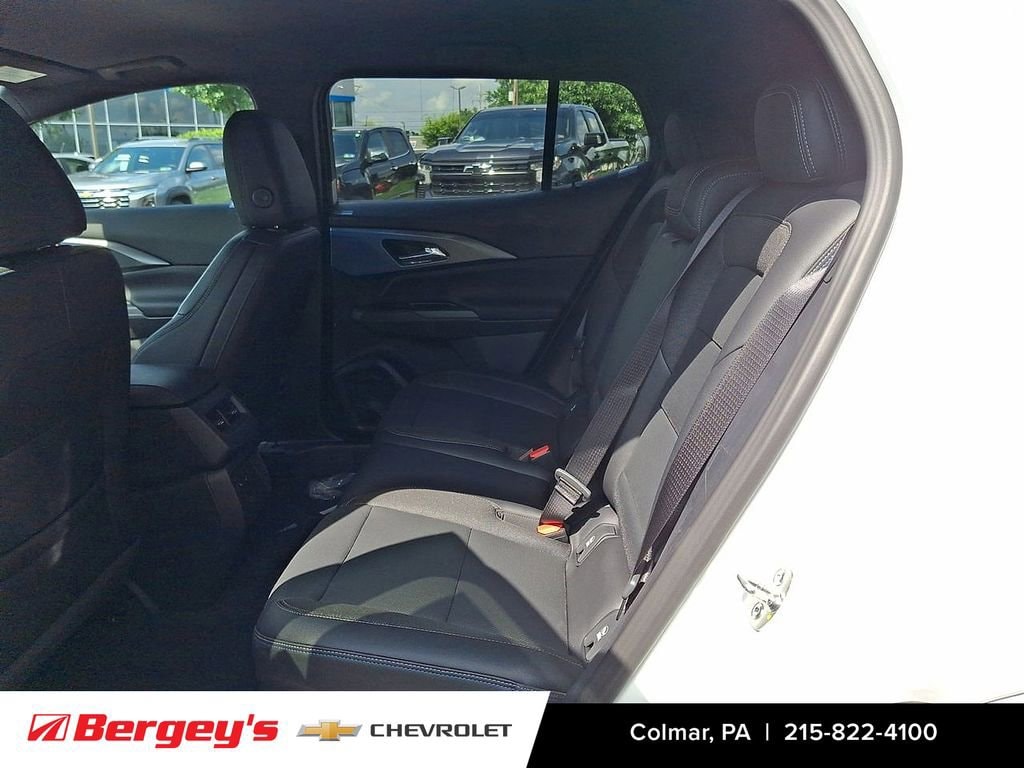 2025 Chevrolet Equinox EV LT - Photo 14