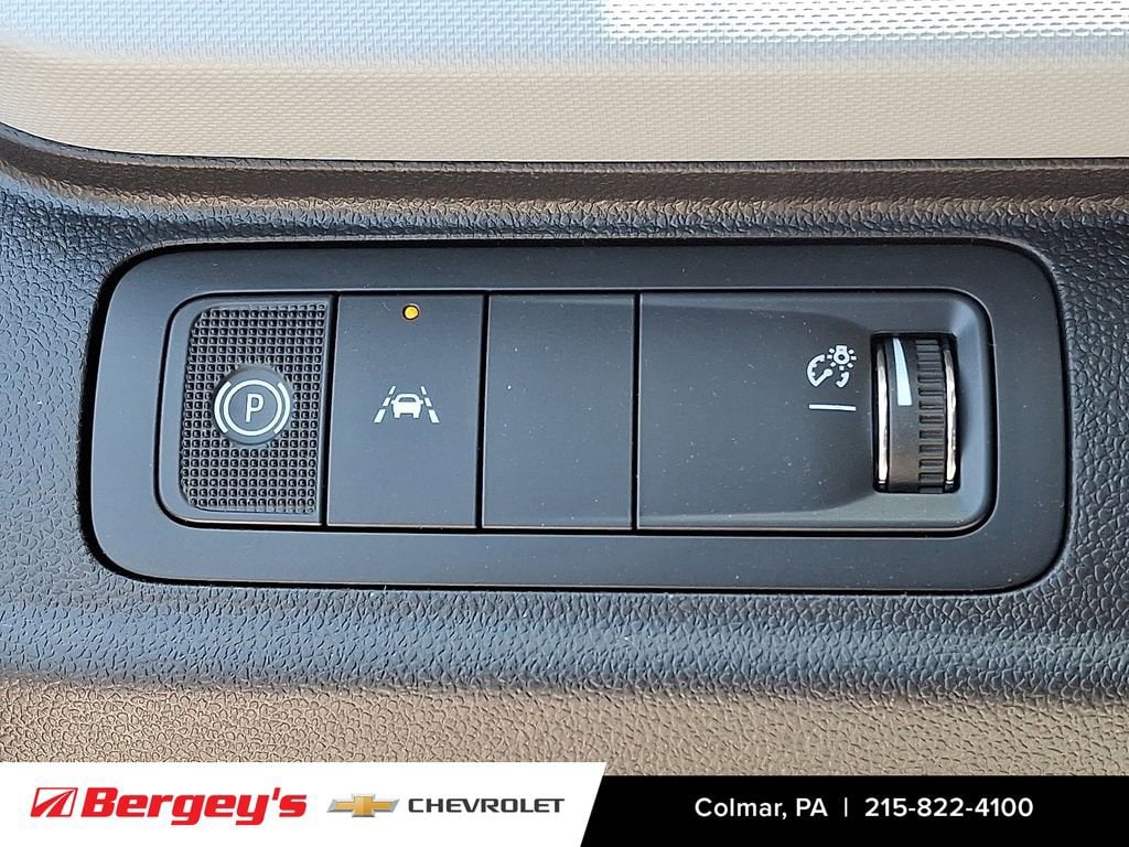 2027 Chevrolet Bolt LT - Photo 18