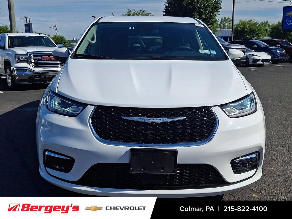 Used 2023 Chrysler Pacifica Hybrid Touring L