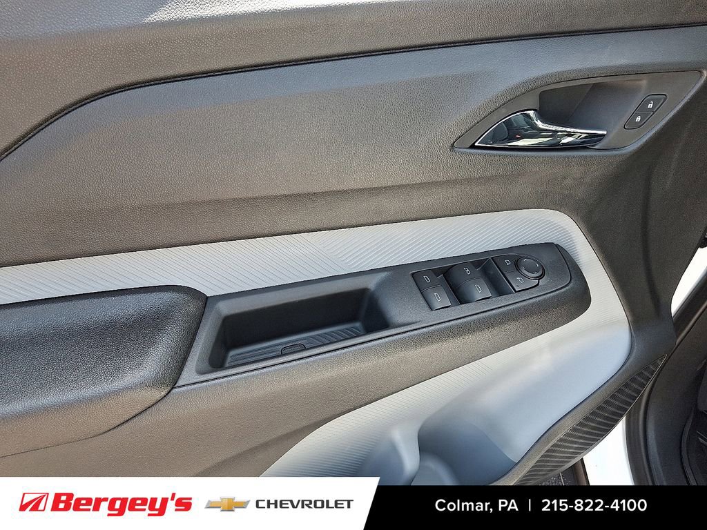 2027 Chevrolet Bolt LT - Photo 9