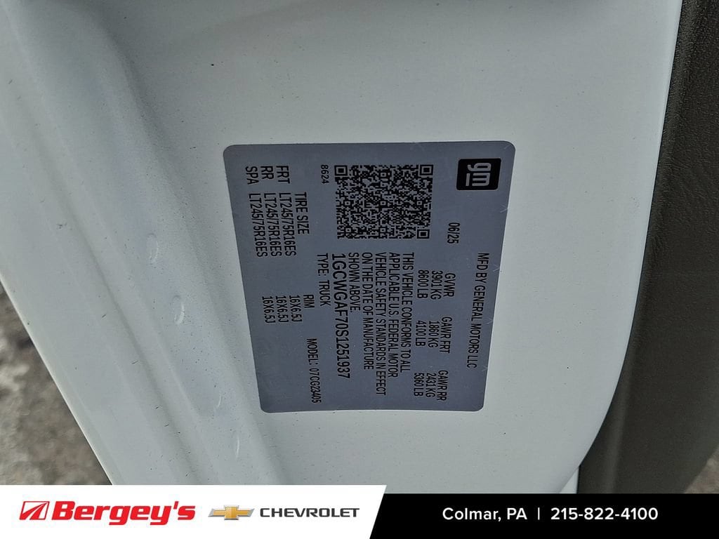 2025 Chevrolet Express Cargo Work Van - Photo 17