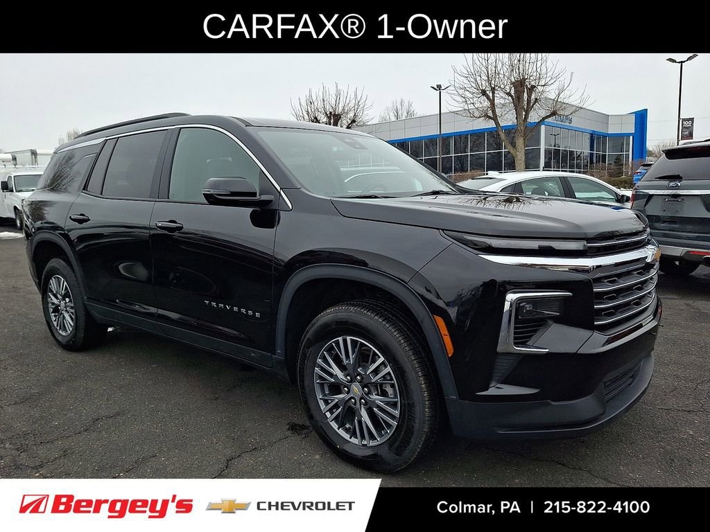 Used 2025 Chevrolet Traverse LT SUV