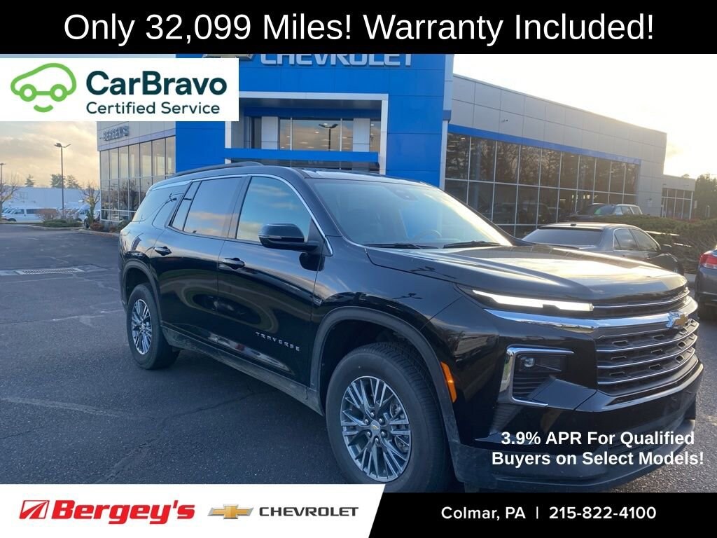 Used 2025 Chevrolet Traverse LT SUV
