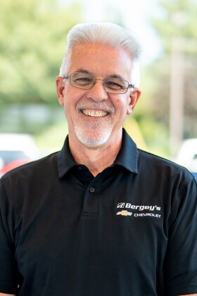 Staff member Ken Long from ID_a972e9