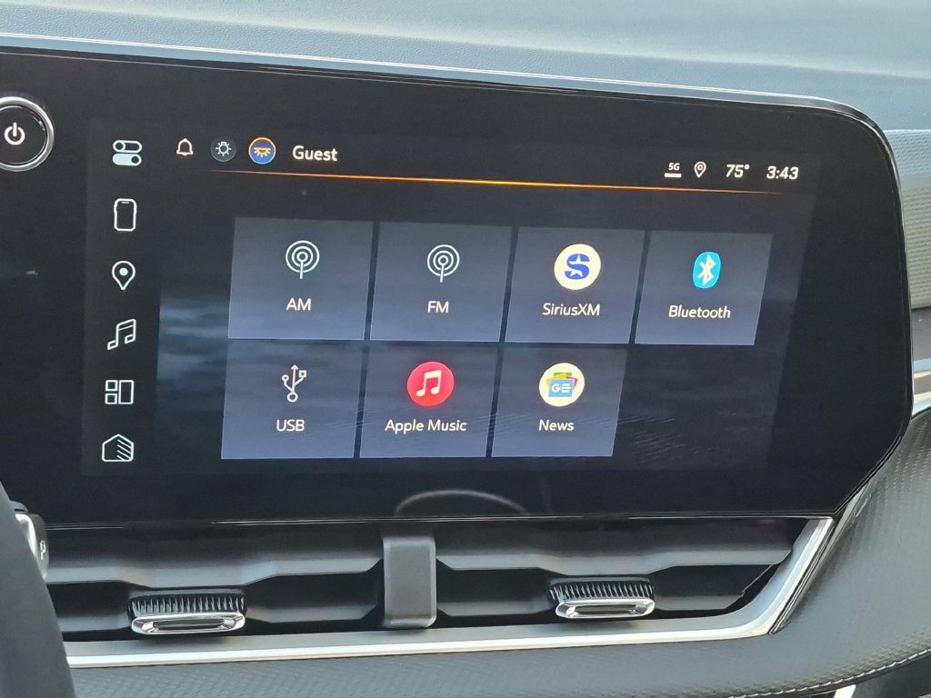 2027 Chevrolet Equinox LT - Photo 18