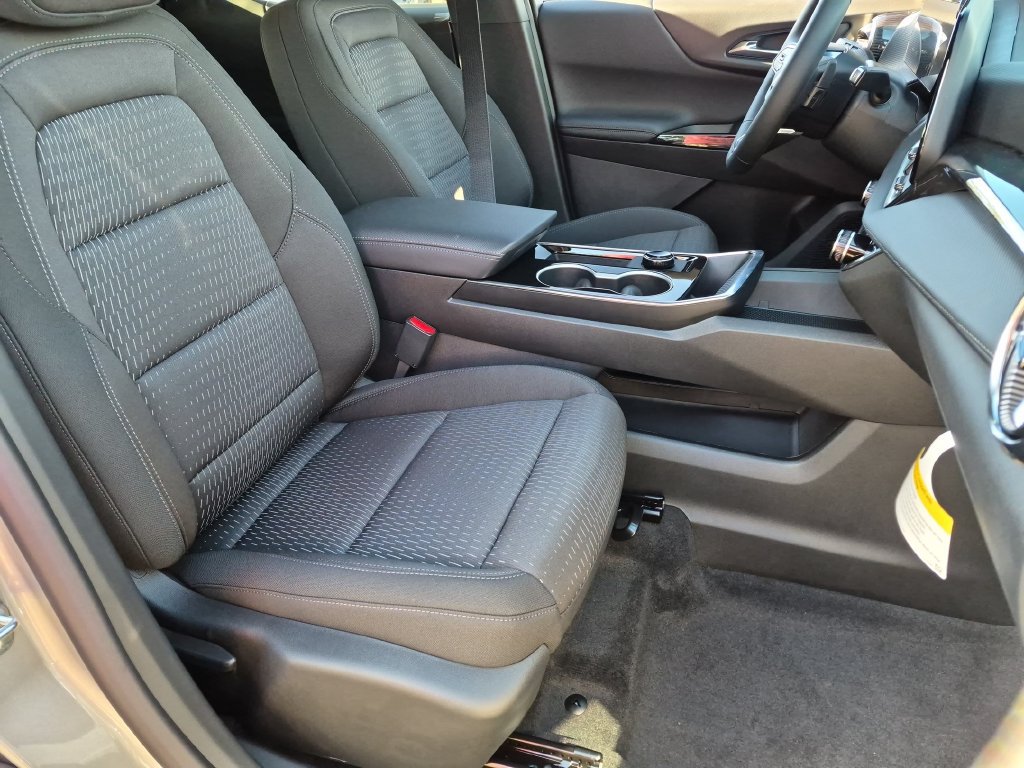 2027 Chevrolet Equinox LT - Photo 27