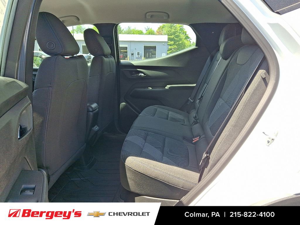 2027 Chevrolet Bolt LT - Photo 7