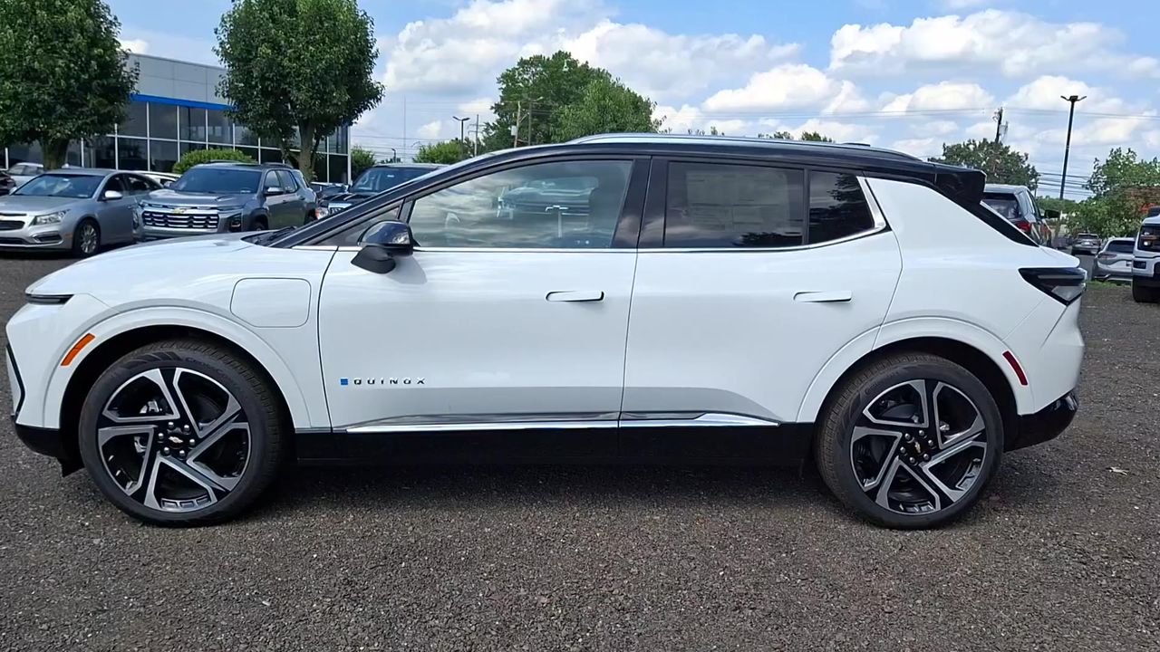 2025 Chevrolet Equinox EV LT - Photo 52