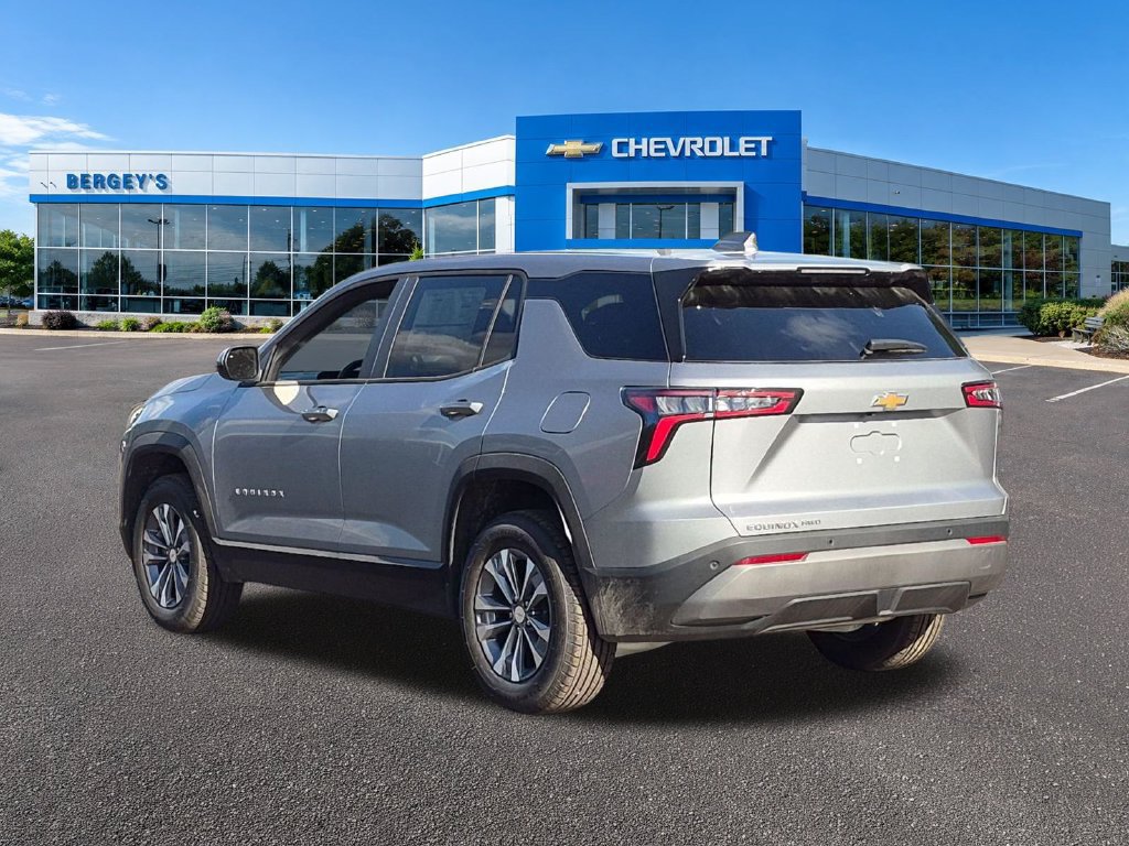 2027 Chevrolet Equinox LT - Photo 8