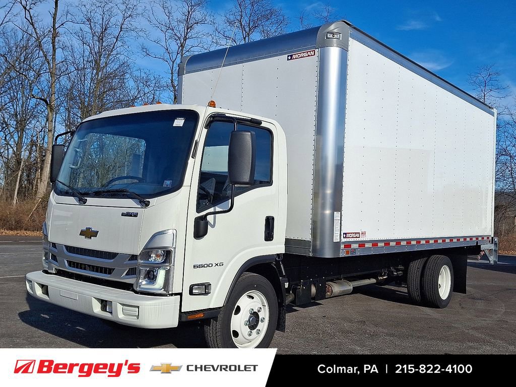 2025 Chevrolet Low Cab Forward's photo