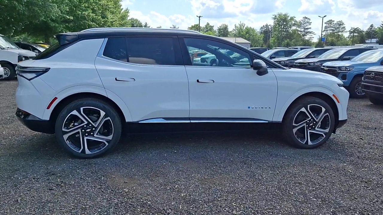 2025 Chevrolet Equinox EV LT - Photo 56