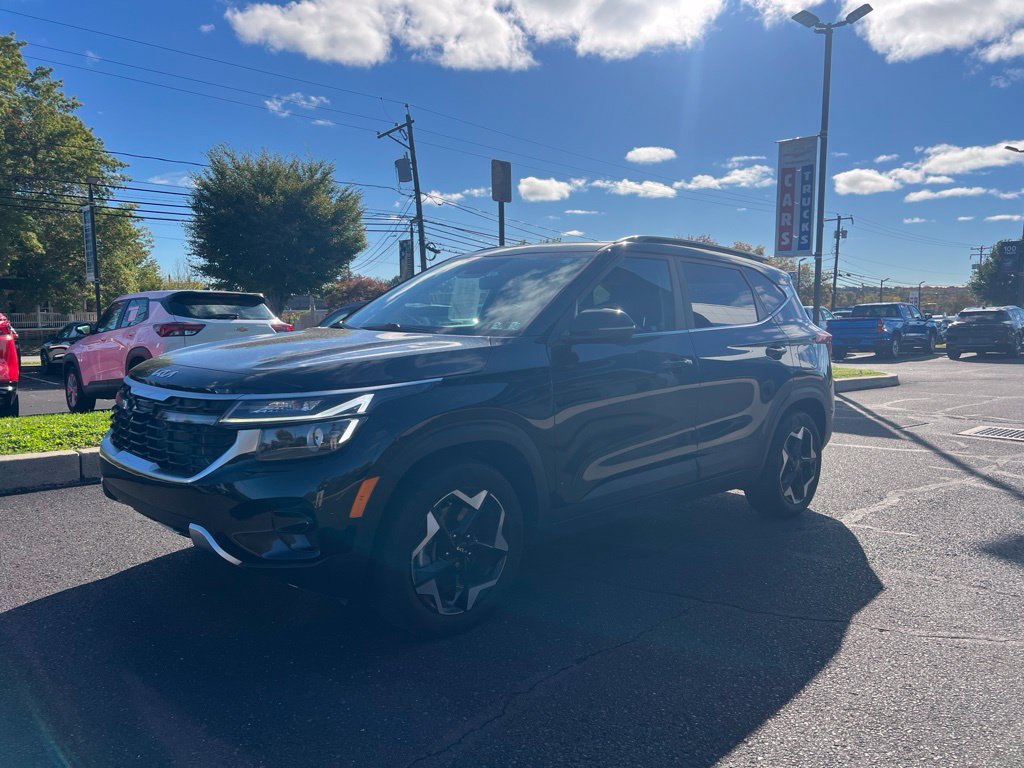 Used 2024 Kia Seltos EX SUV
