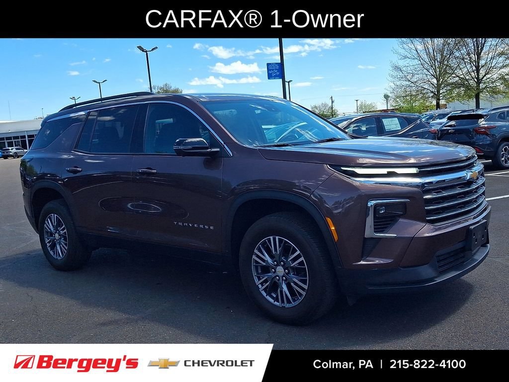Used 2024 Chevrolet Traverse LT SUV
