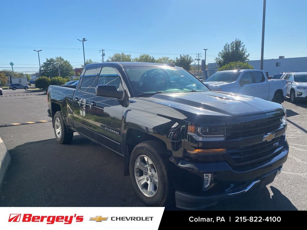 2017 Chevrolet Silverado 1500 LT photo 3