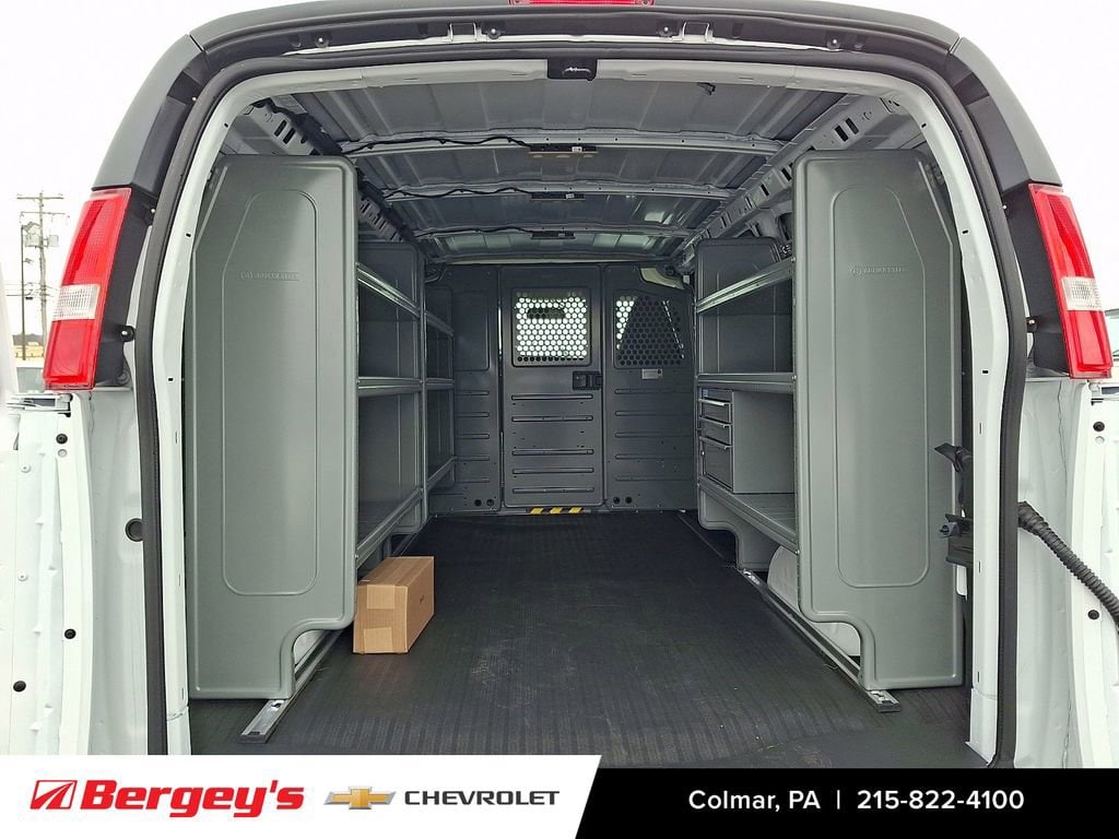 2025 Chevrolet Express Cargo Work Van - Photo 8