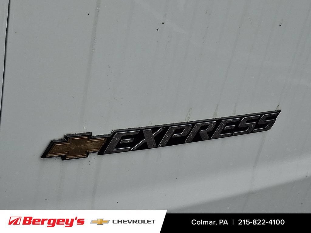 2025 Chevrolet Express Cargo Work Van - Photo 18