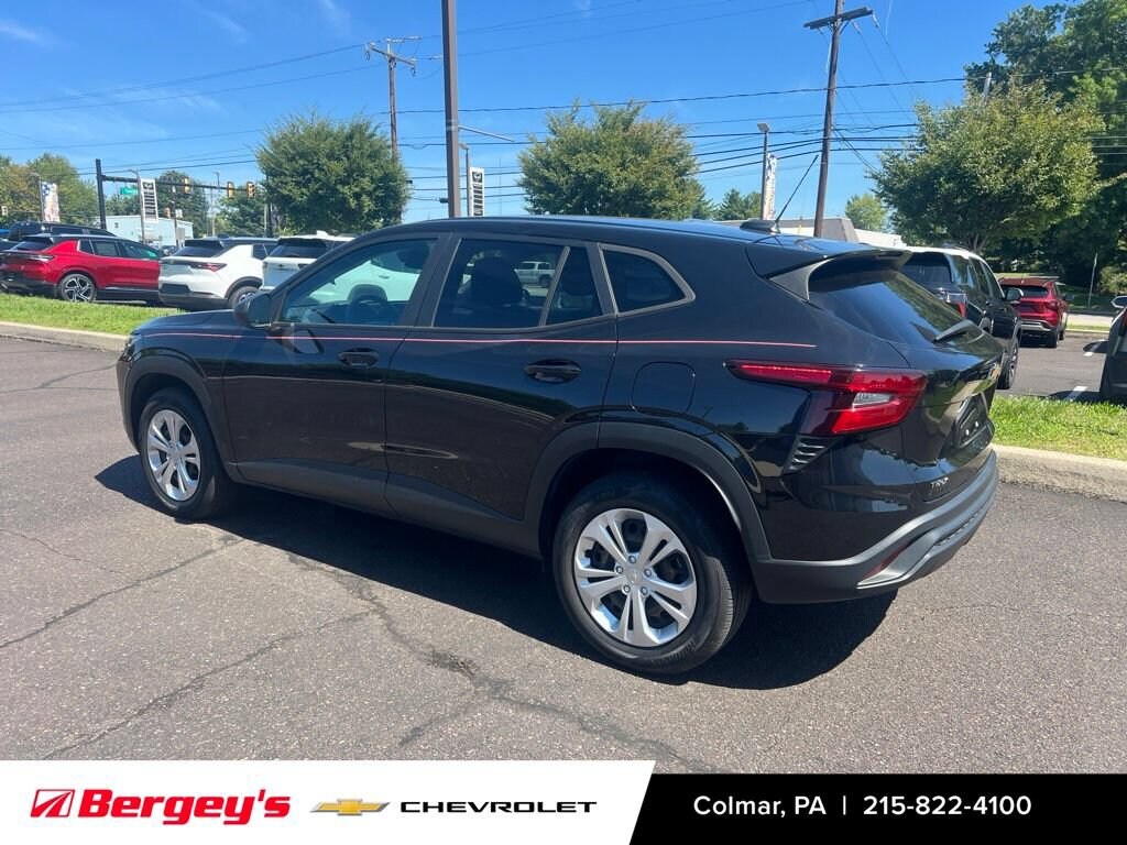 Used 2024 Chevrolet Trax LS SUV