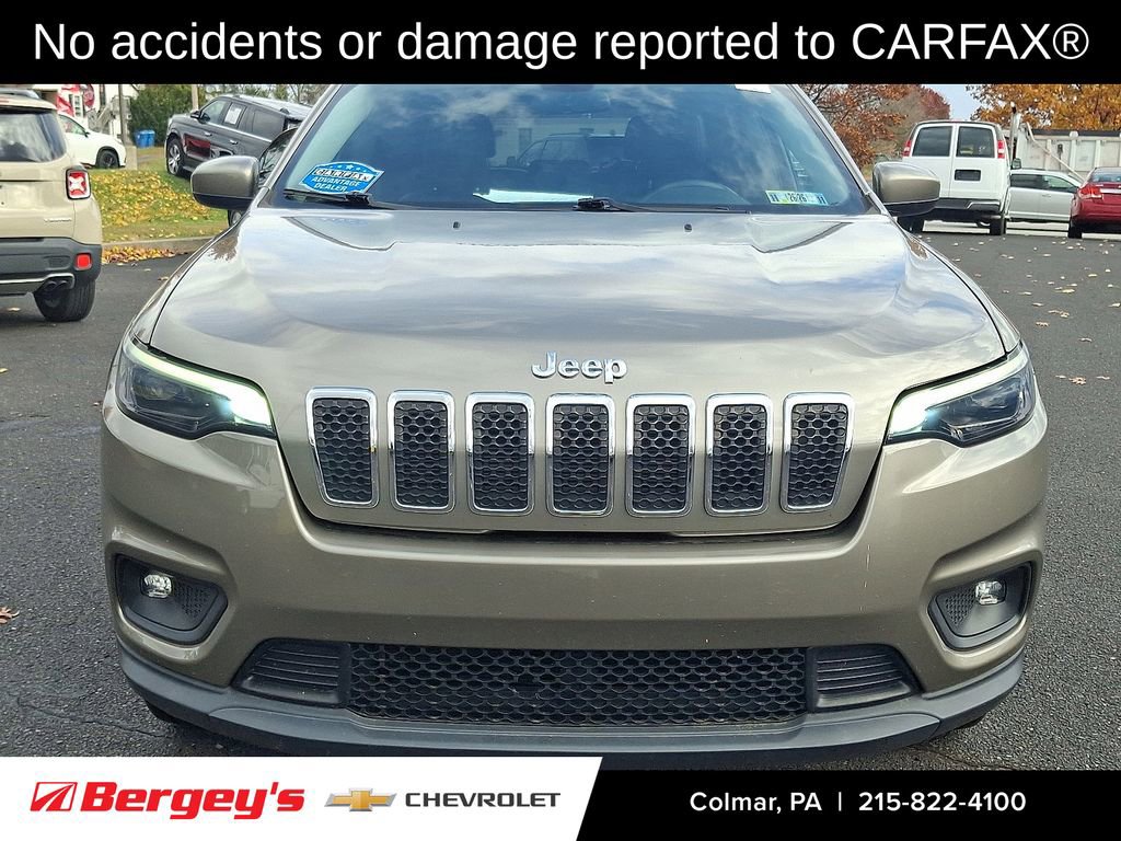 2019 Jeep Cherokee Latitude photo 2