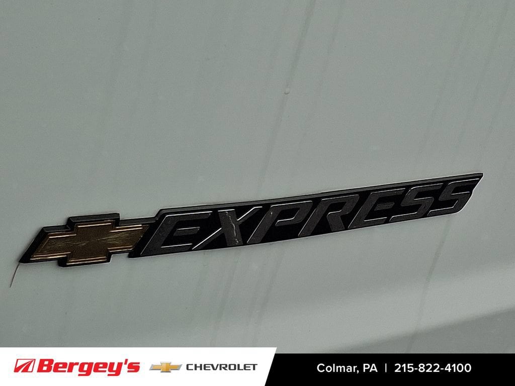 2025 Chevrolet Express Cargo Work Van - Photo 18