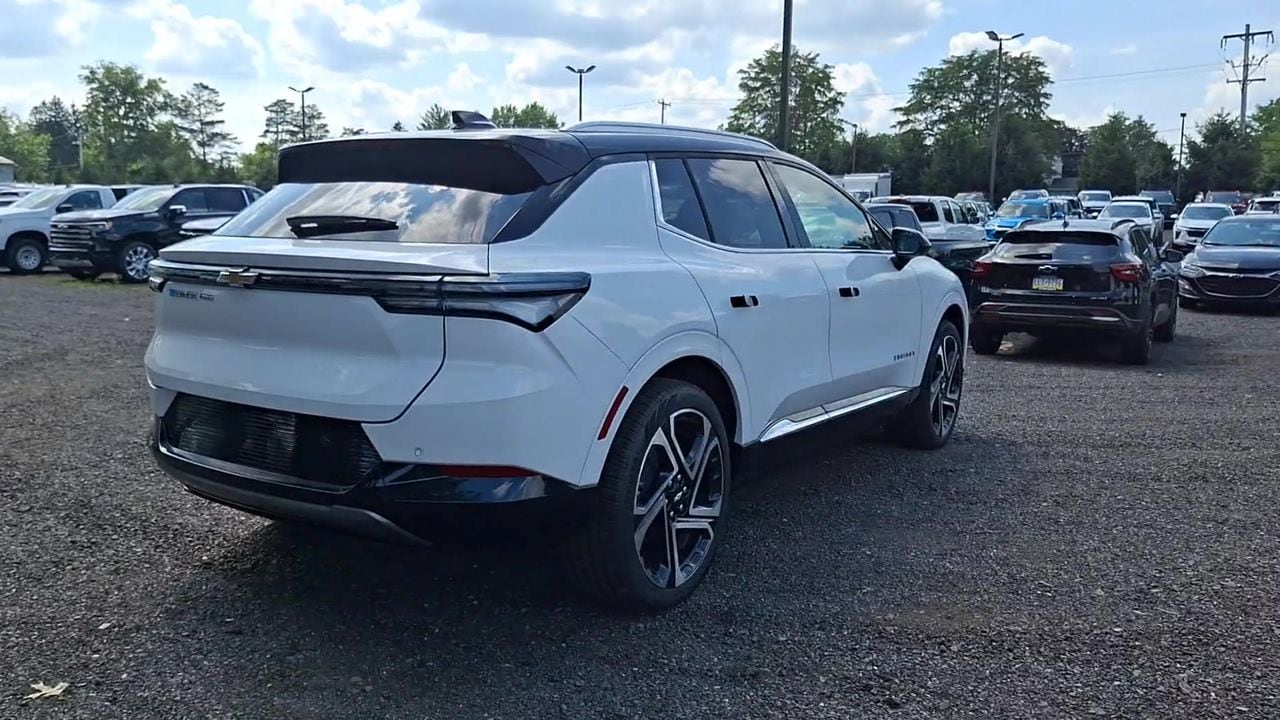 2025 Chevrolet Equinox EV LT - Photo 55