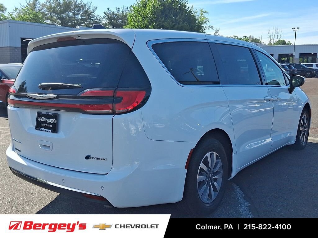 Used 2023 Chrysler Pacifica Hybrid Touring L