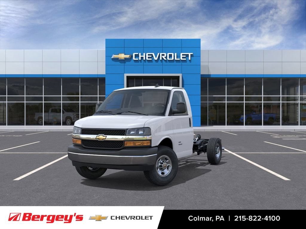 2025 Chevrolet Express Cutaway